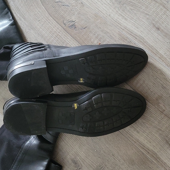 NWOB Vince Camuto Payge Boots 8 US - Picture 2 of 5